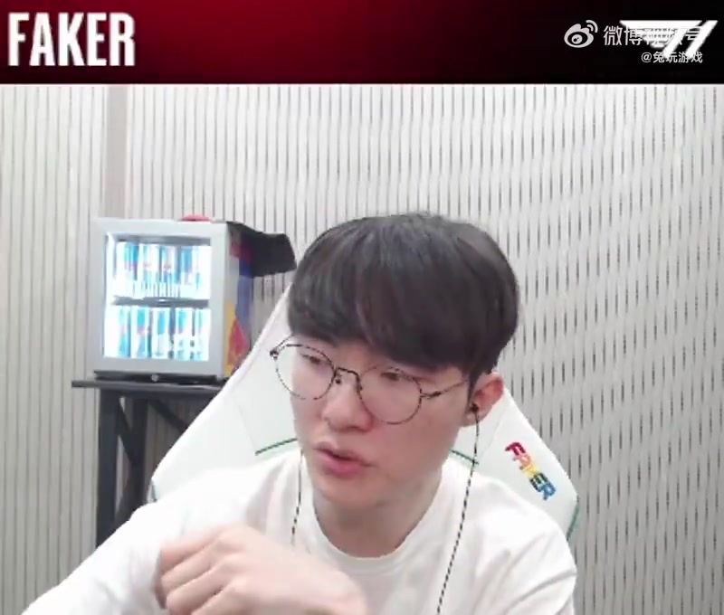 談球吧體育app下載不愧是你！Faker：應援棒可以作為防身武器揮舞 看起來非常堅固
