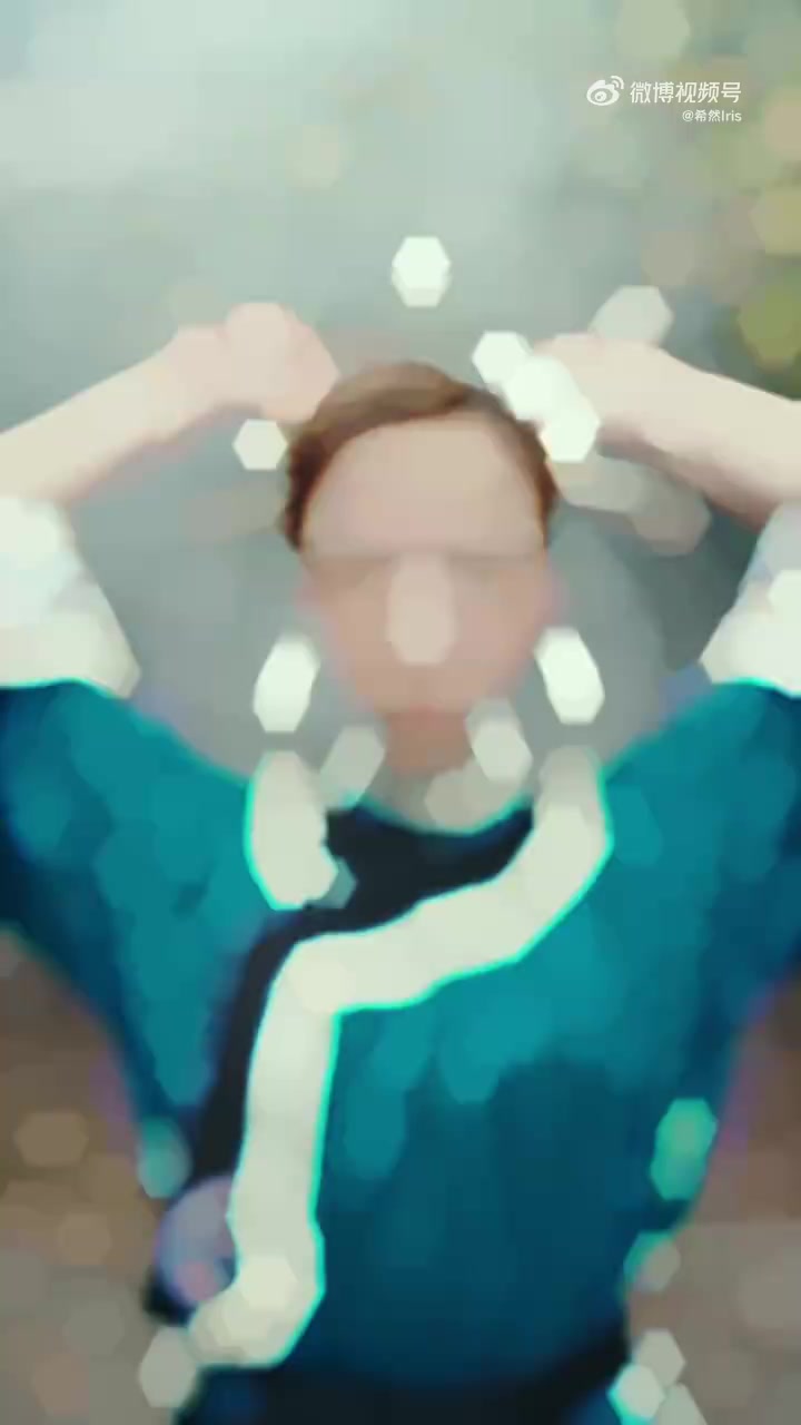談球吧體育app下載希然發(fā)布換裝視頻：簪間英氣，巾幗不讓須眉力！
