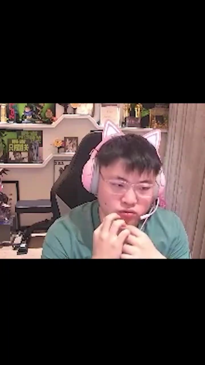 談球吧(中國)官方網(wǎng)站新玩家太少??Uzi：感覺現(xiàn)在初高中基本玩手游 大學(xué)LOL才多起來