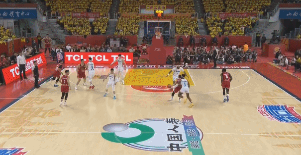 談球吧體育app下載NBA級別的隔扣????曾凡博快攻霸王踏步 彈射起飛滑翔暴力劈扣